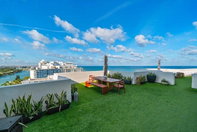 Foto del edificio - 5255 Collins Ave