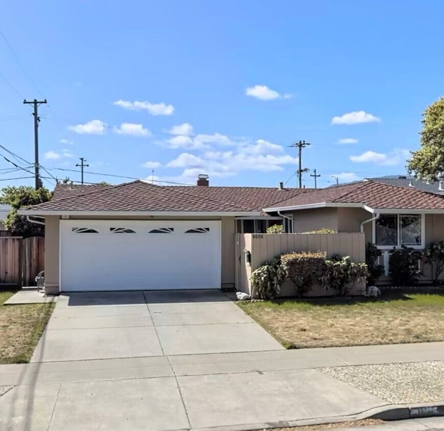Primary Photo - WEST SAN JOSE - Updated home with open flo...