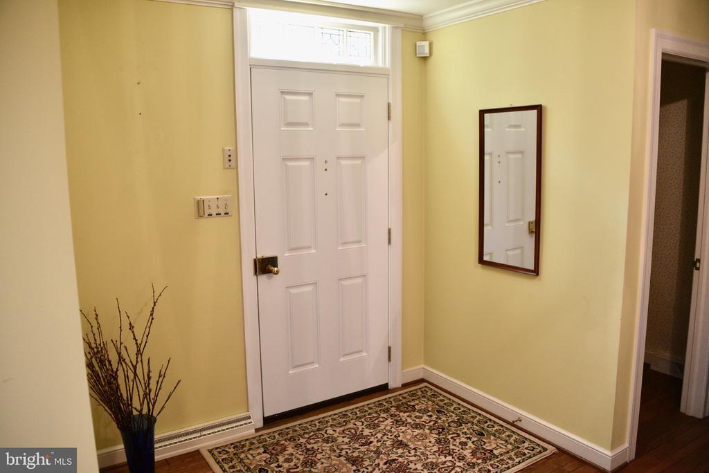 Primary Photo - 353 W Penn Ave