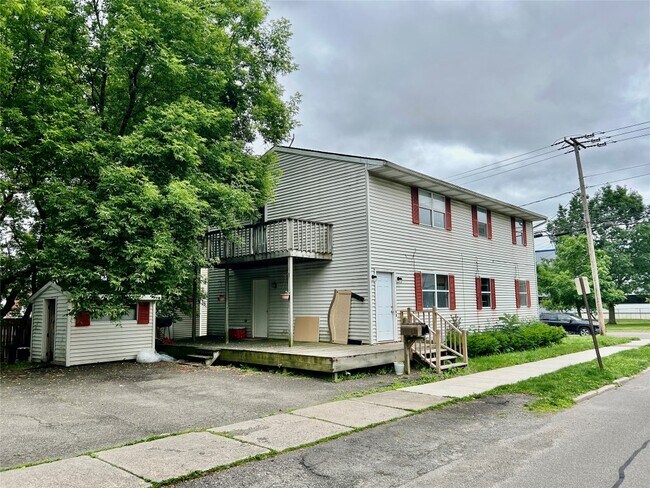 Foto del edificio - 1701 Watson Blvd