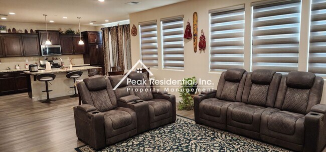 Foto del edificio - Beautiful Folsom 3bd/3ba Home with Loft an...