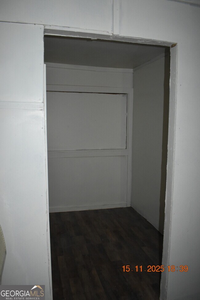 Foto del edificio - 4255 Roy Ave