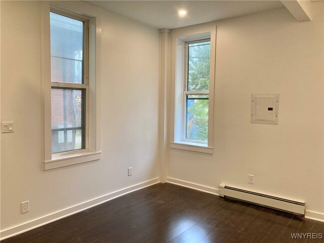 Building Photo - 58 Trinity Pl