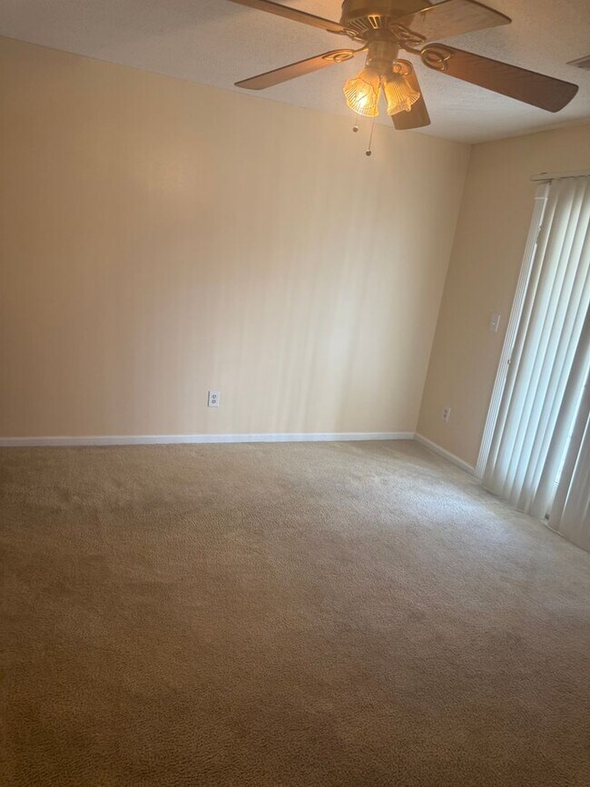 Foto del edificio - 5627 Hornaday Rd