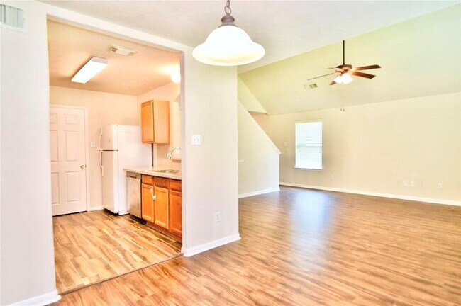 Foto del edificio - 7807 Dairy View Ln