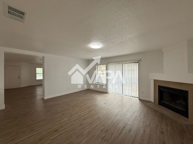 Building Photo - 4455 Sherwood Way