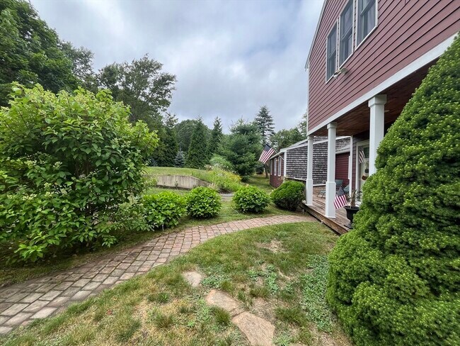 Foto del edificio - 22 Bill Baker Blvd