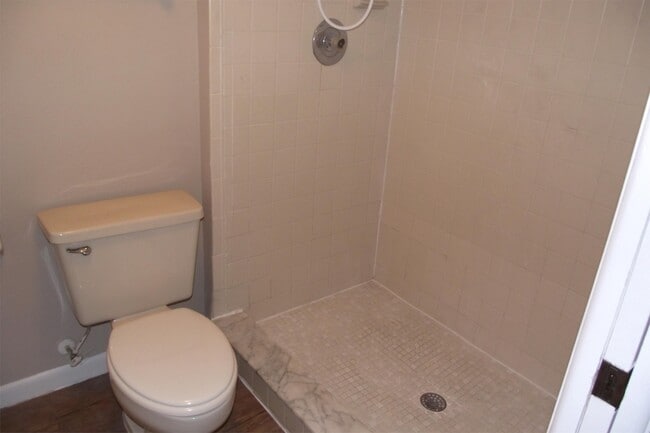 Photo - 5293 Vineland Rd Townhome