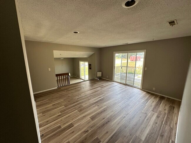 Foto del edificio - 6641 Saint Joe Center Rd