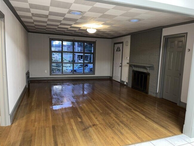 Foto del edificio - 105 Pineland Cir