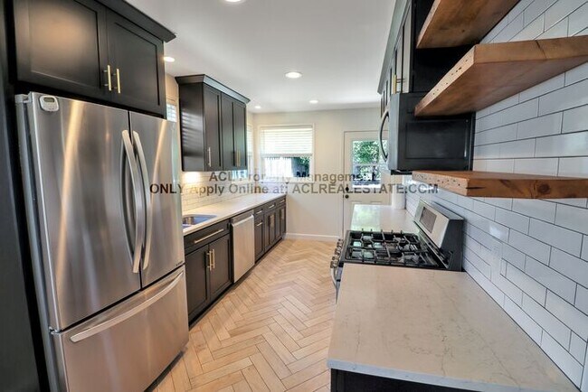 Building Photo - Nicely Remodeled Hayward Hills Home For Rent