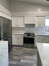 Building Photo - 12615 Grand Teton Dr