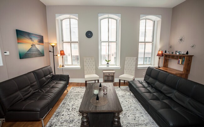 Foto del edificio - 317 W Fayette St