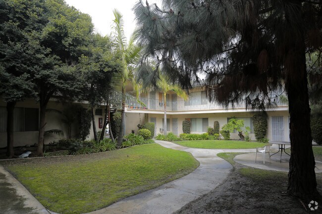 Foto del edificio - 12424 Breezewood Dr
