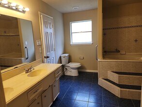 Building Photo - 22714 Bayou Elm Dr