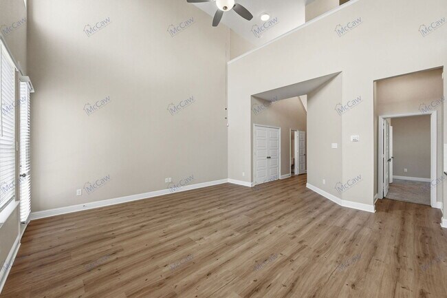 Foto del edificio - 5323 Winged Foot Dr