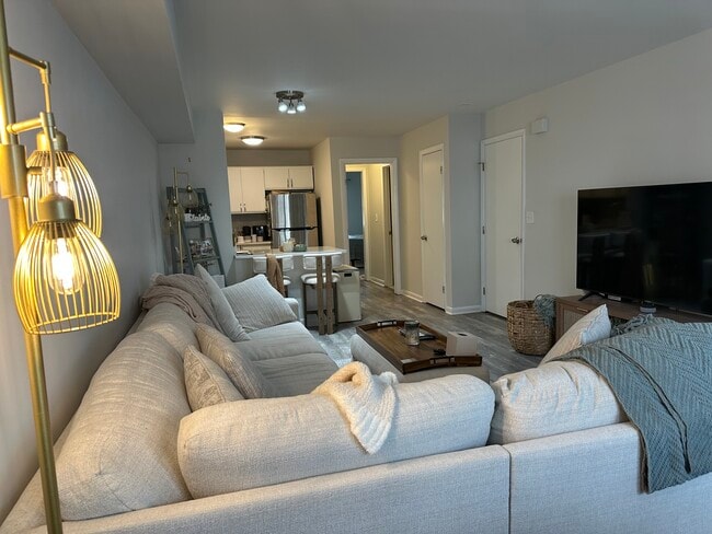 Building Photo - 65 Ellsworth St