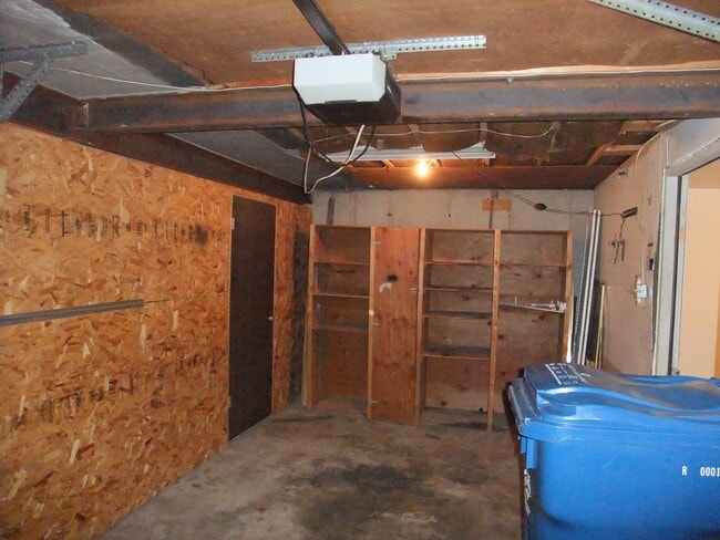 Building Photo - 104 W 5050 S