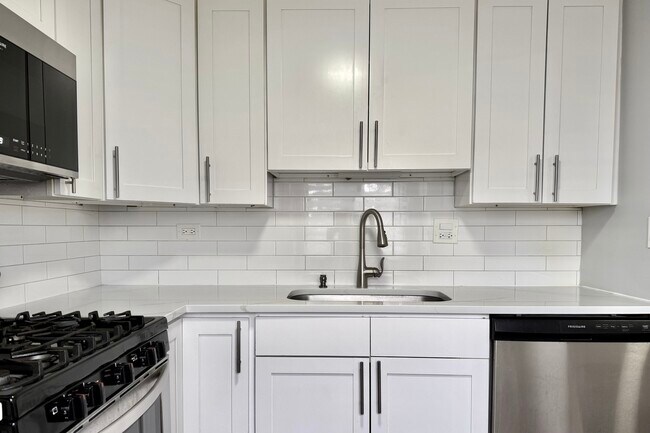 Foto del edificio - 1346 Forestdale Ct