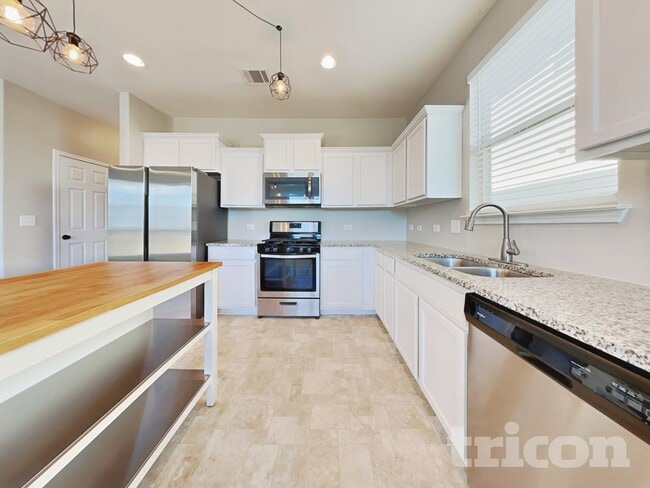 Foto del edificio - 184 Vestral Rd