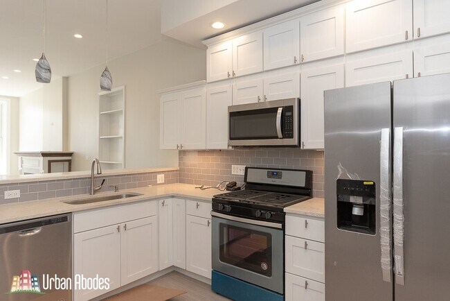 Foto del edificio - 1637 N Clybourn Ave