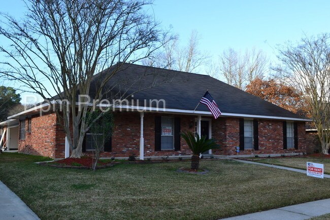 Building Photo - 817 N Coventry Dr