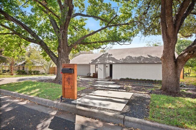 Building Photo - 7302 Marywood Cir