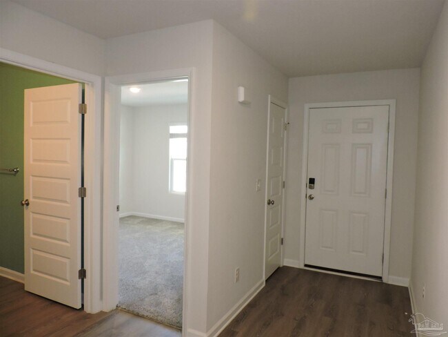 Building Photo - 5427 Peach Dr