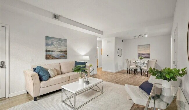 Foto del edificio - Charming Downtown San Jose condo located a...