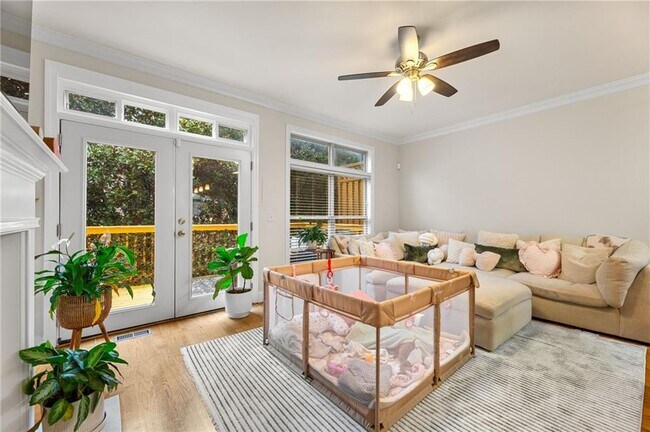 Building Photo - 10914 Gallier St