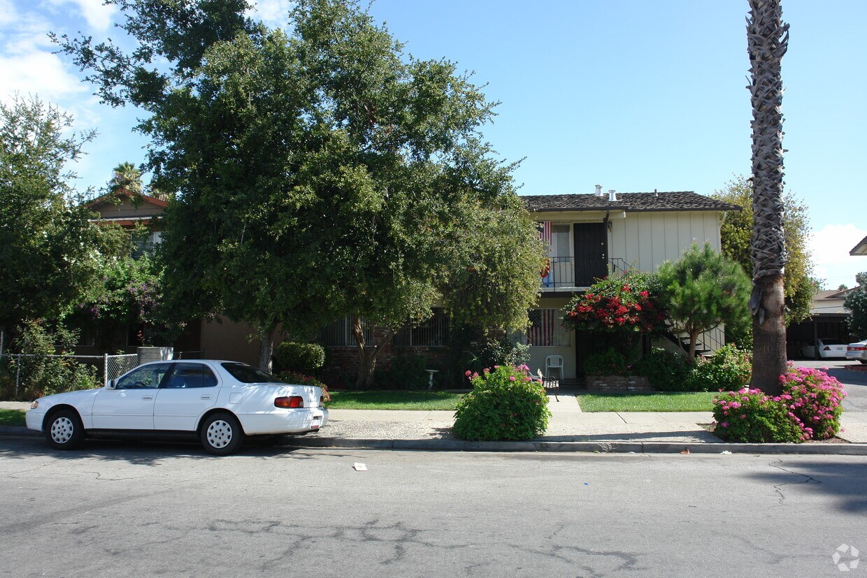 Foto del edificio - 3096 Pearl Ave
