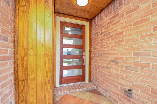 Foto del edificio - 10311 Lybert Rd