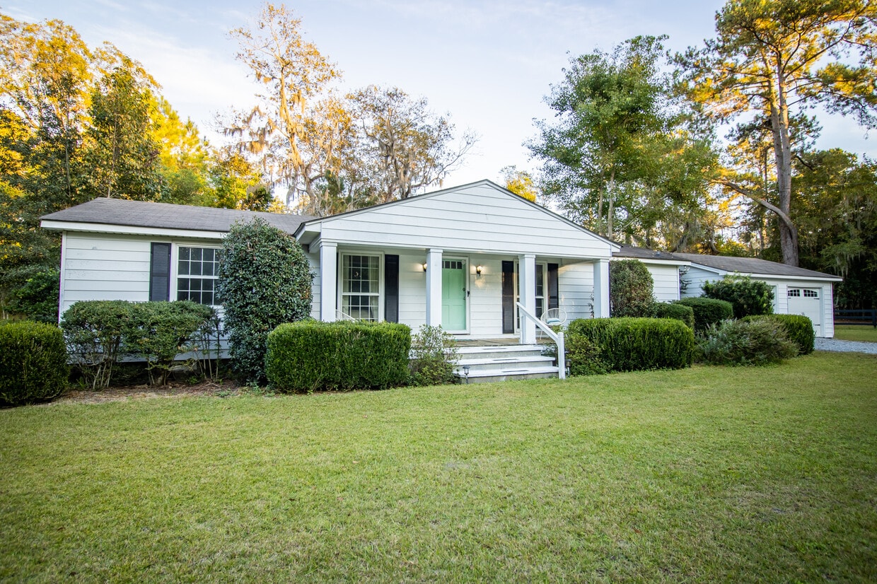 Primary Photo - 240 Adams Rd
