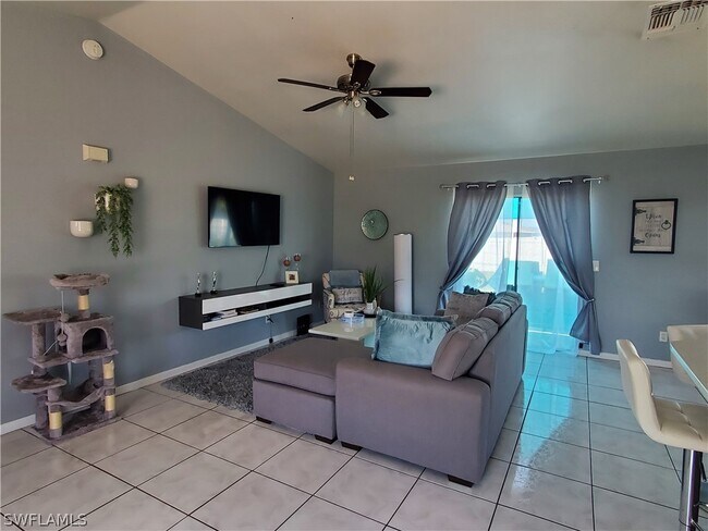 Foto del edificio - 3410 SW 11th Ct