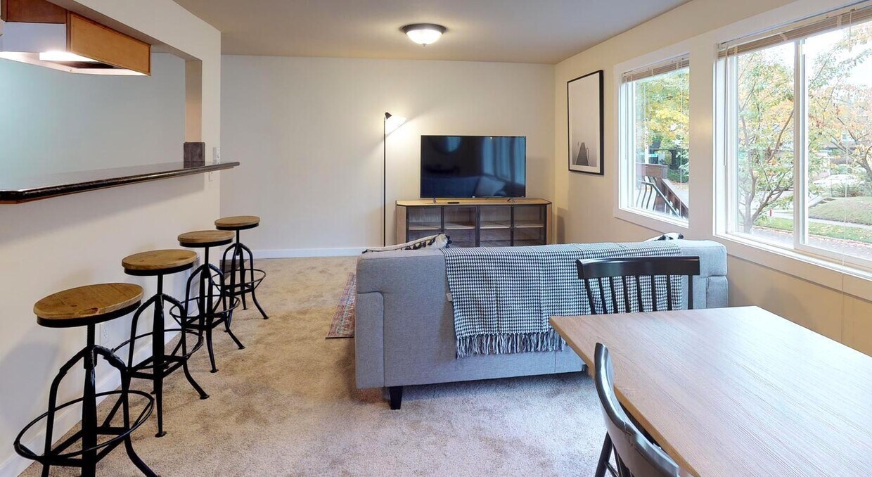 Foto principal - 1446 E Roy St