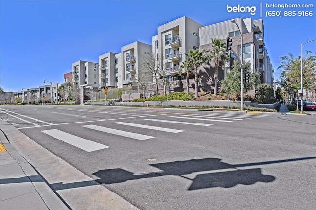 Foto del edificio - 12655 Bluff Creek Dr