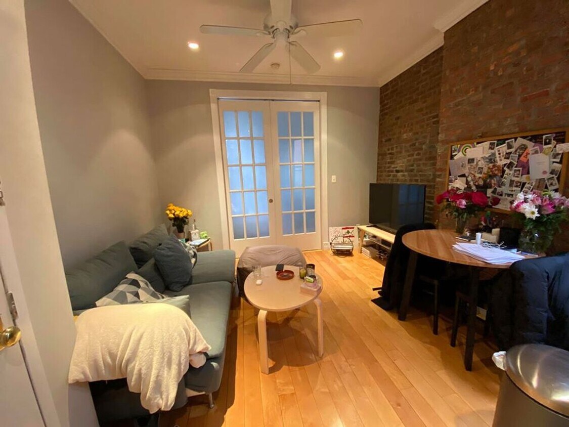 Foto del edificio - Renovated Nolita 1-Bedroom with Sunlight a...