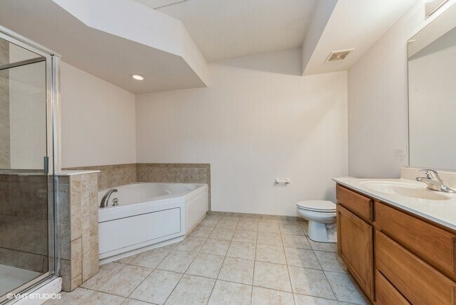 Foto del edificio - 3501 Wellington Ct
