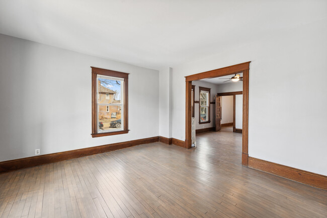 Building Photo - 1201 7th St SE