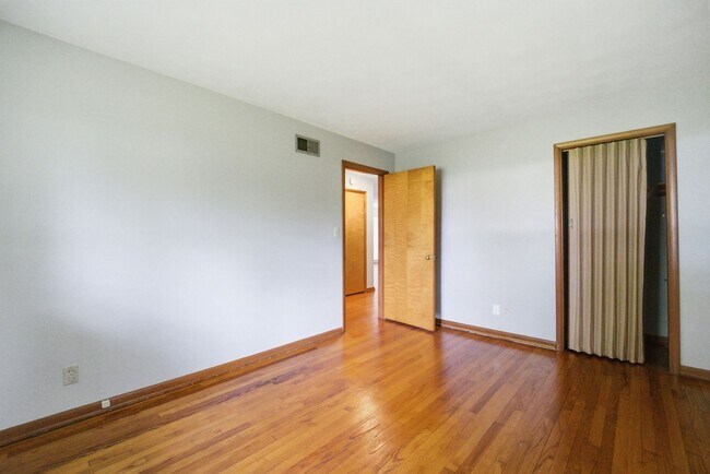 Foto del edificio - 3233 Brady Ln