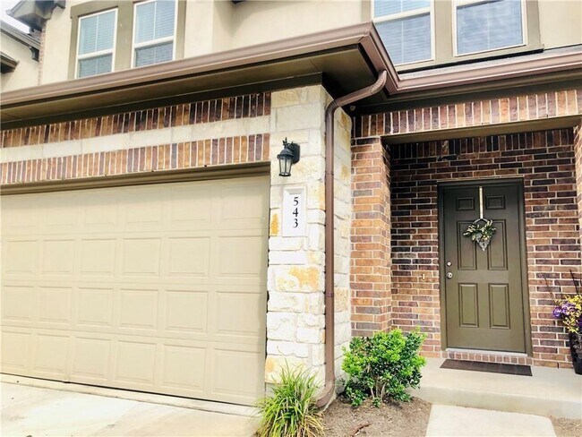 Foto del edificio - 2304 S Lakeline Blvd