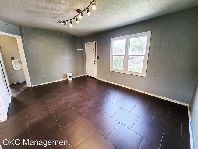 Building Photo - 2 br, 1 bath House - 1129 NW 99th