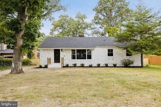 Building Photo - 6712 Benson Dr