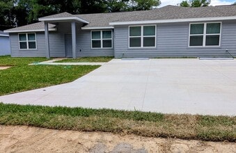 Building Photo - 1527 NW 57th Ct