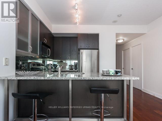 Photo du bâtiment - 438-438 King St W
