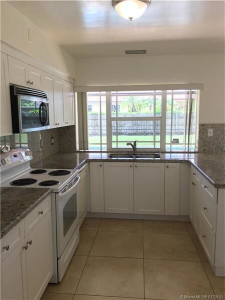 Foto del edificio - 8230 SW 86th Terrace