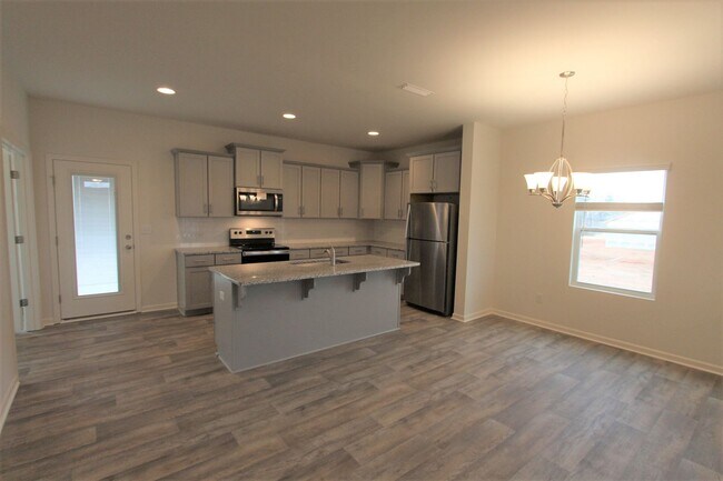 Building Photo - Beautiful 4BD/2.5BTH Single Family Home - ...