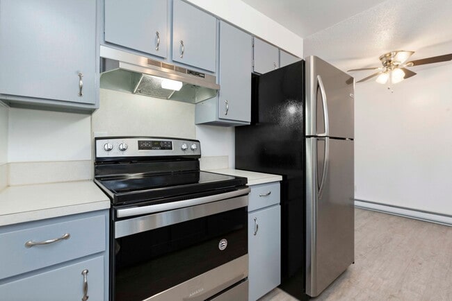 Building Photo - Spacious 1-Bedroom with Parking in Scenic ...