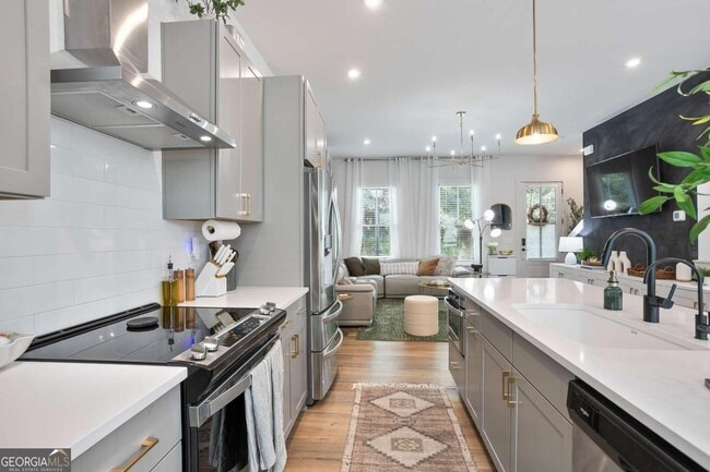 Building Photo - 1081 Crest Cir SE