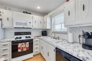 Foto del edificio - 5357 81st St N